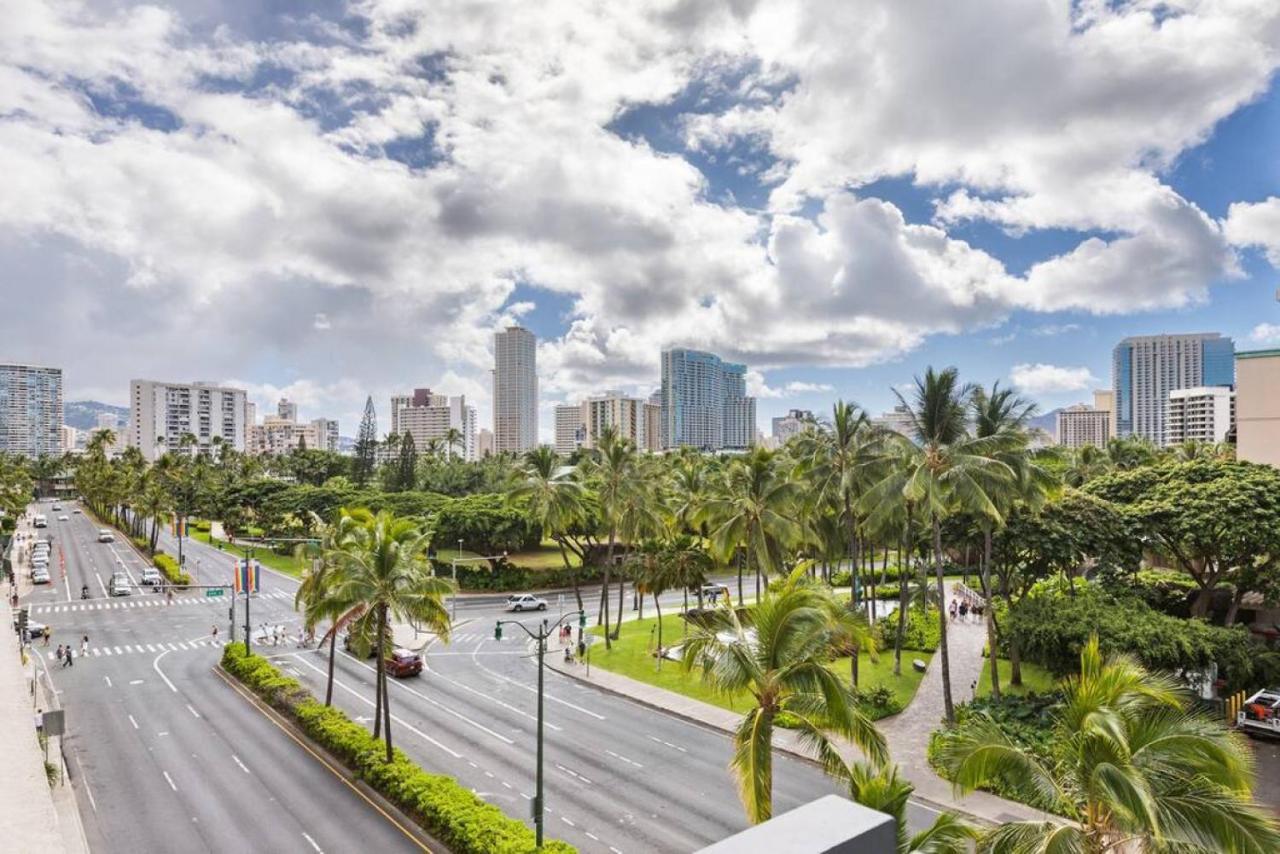 ホノルル Incredible Location Free Parking In Waikikiヴィラ エクステリア 写真